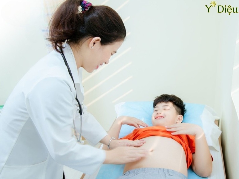 Nên thăm khám sớm để biến tình trạng táo bón và điều trị theo phác đồ của bác sỹ